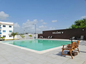 Apartamento con terraza privada con BBQ, amueblado moderno, piscina, área de niños, balcón.